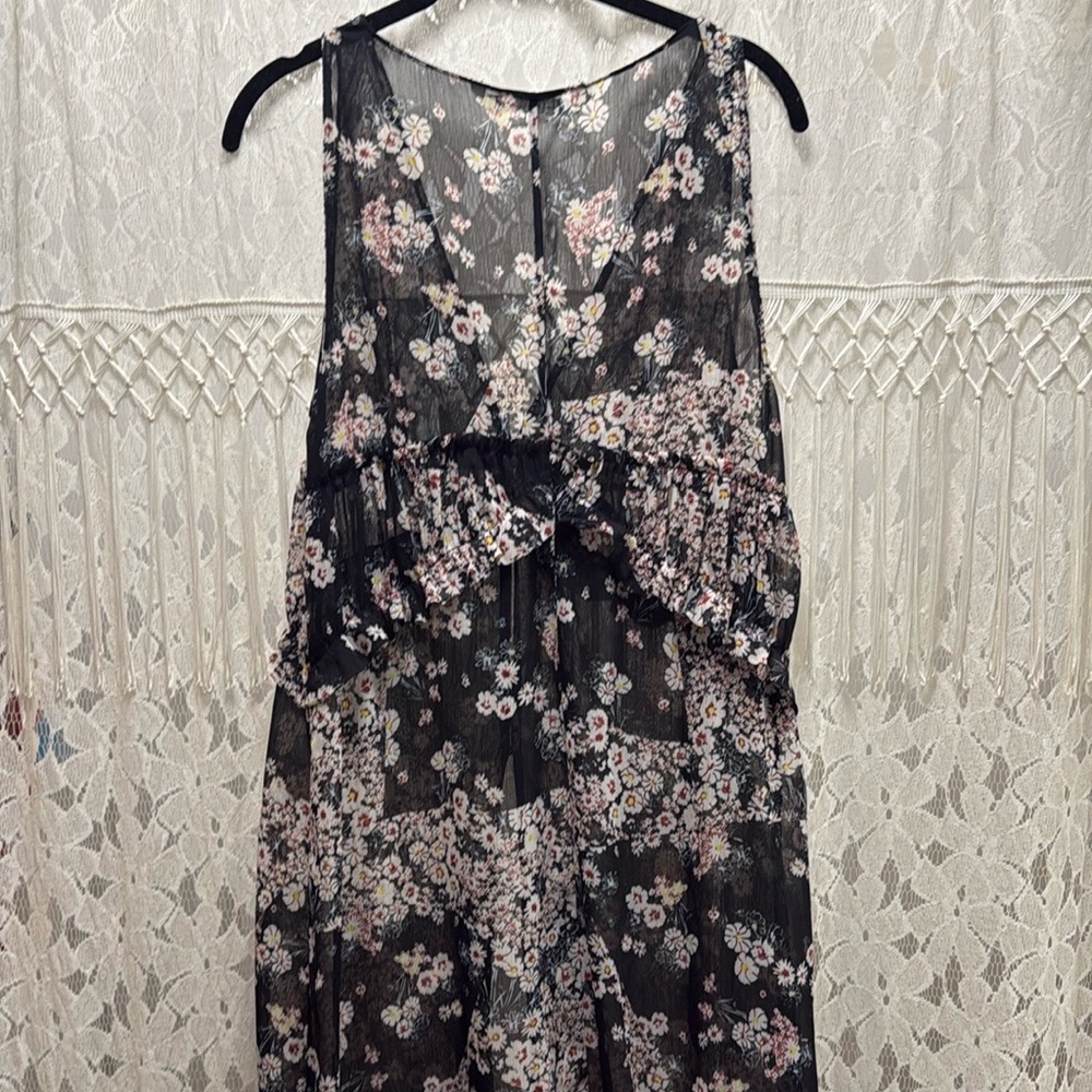 Zara Floral Lace Maxi Dress. Top buttons bottom open. Bathing suit cover up L